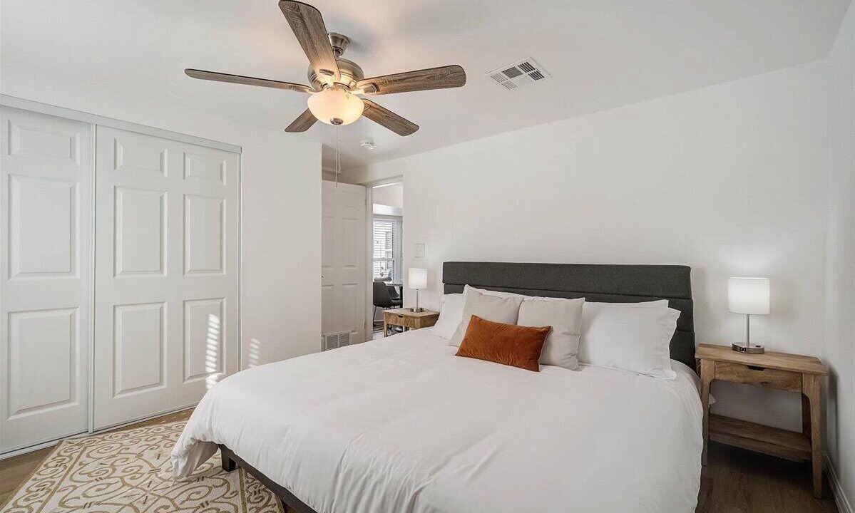 Photo of Bedroom in Bayshore Gardens