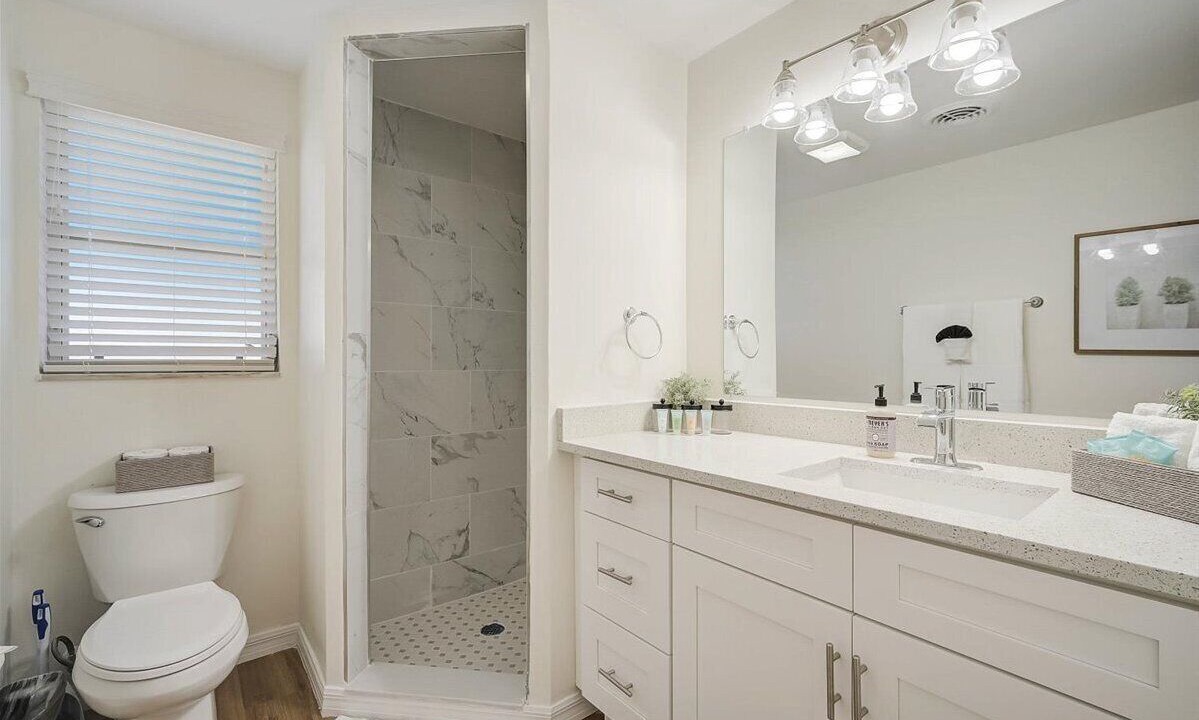 Photo of Bathroom in Bayshore Gardens