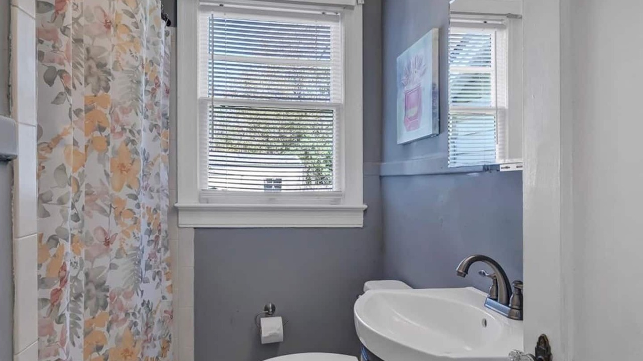 Photo of Bathroom in Lakeshore South
