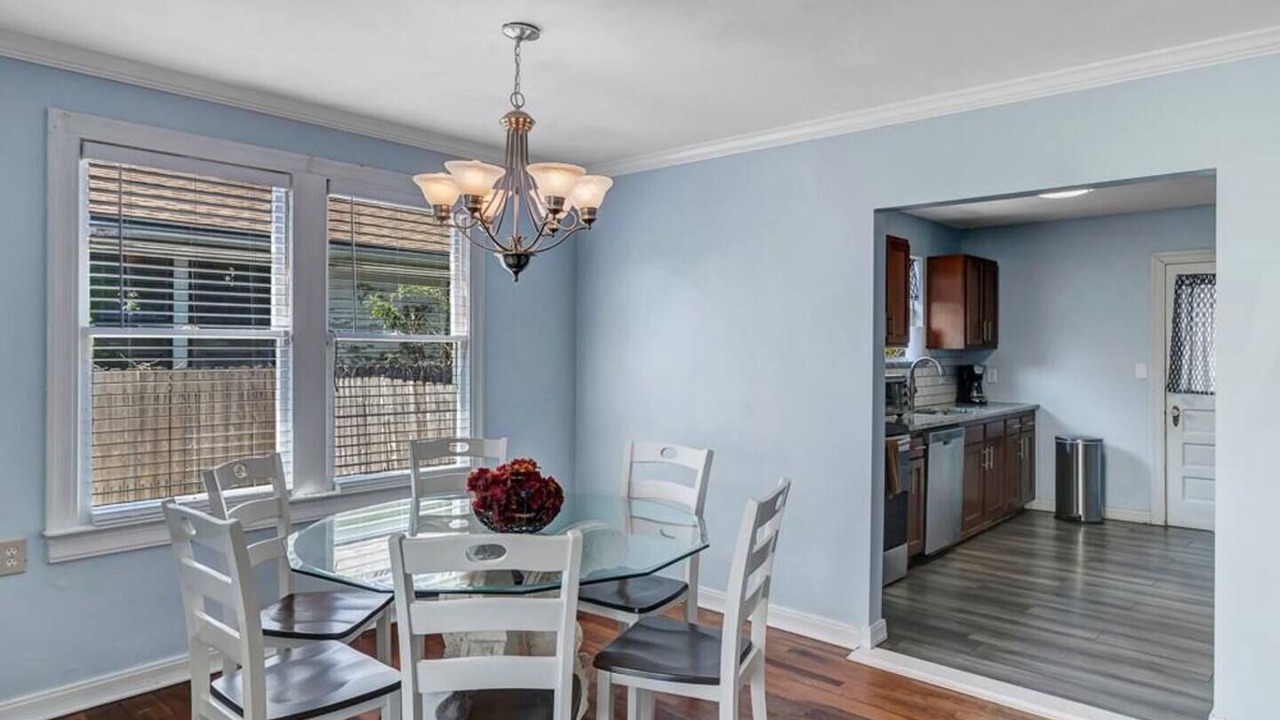 Photo of Livingroom in Lakeshore South