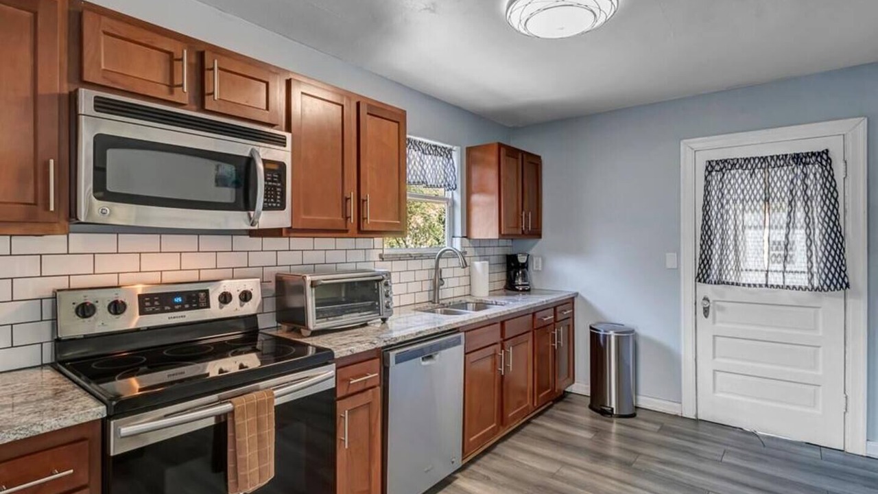 Photo of Kitchen in Lakeshore South
