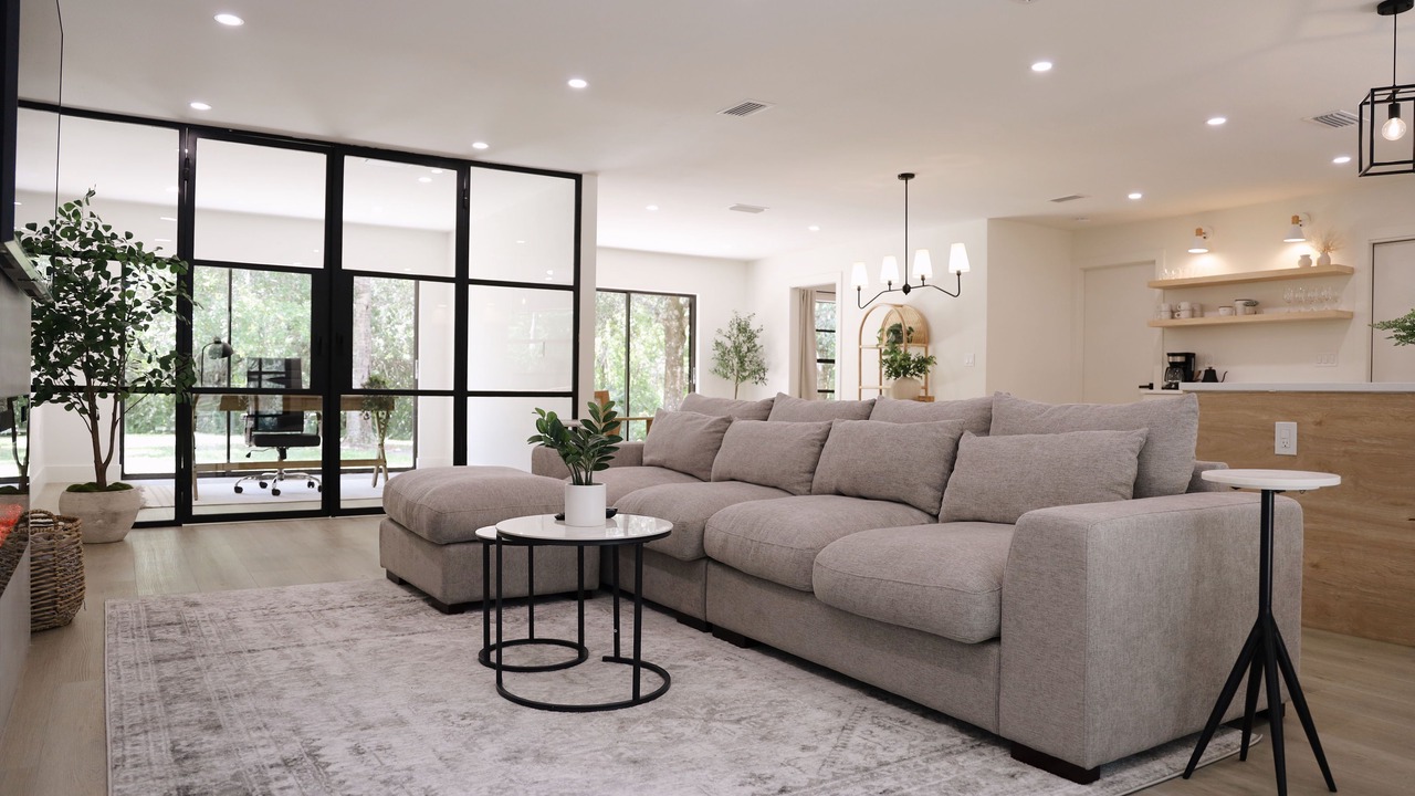 Photo of Livingroom in Desoto Acres