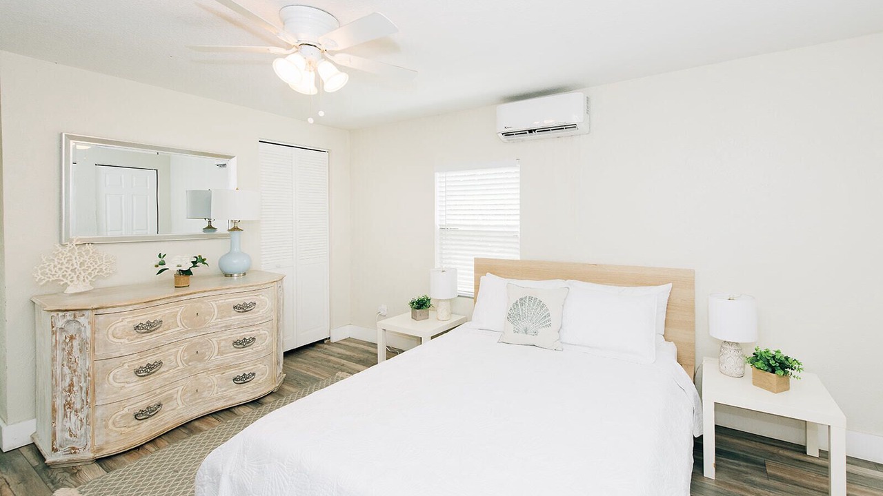 Photo of Bedroom in United Central