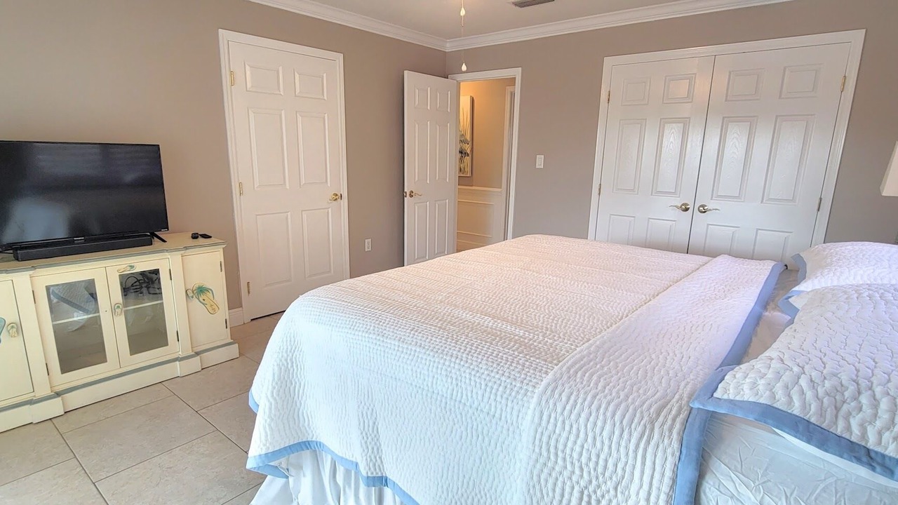 Photo of Bedroom in Cocoa Isles