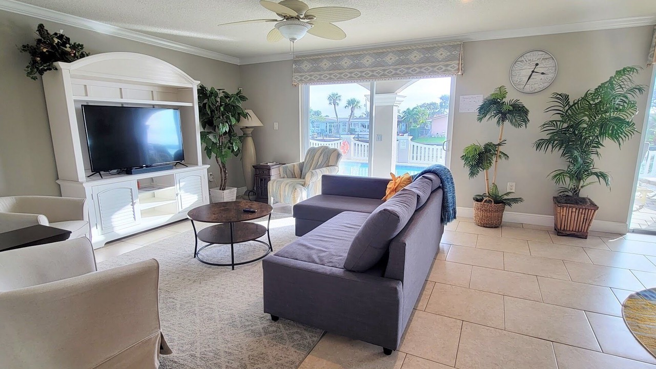 Photo of Livingroom in Cocoa Isles