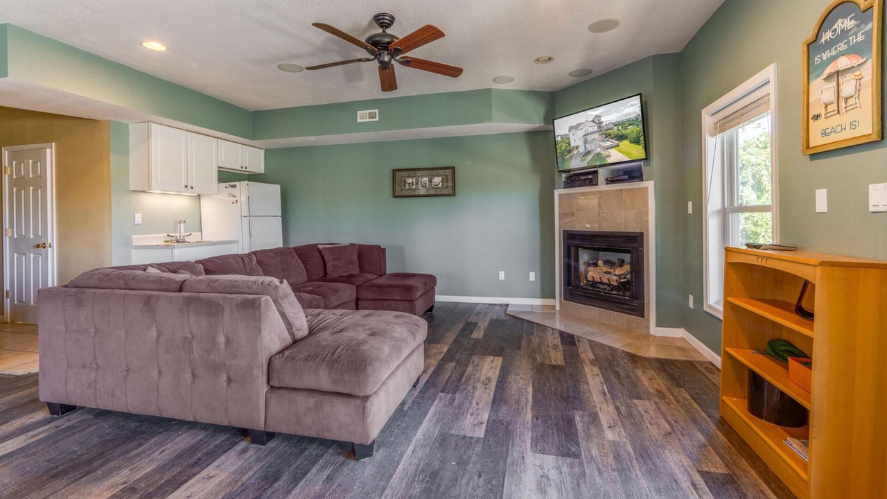 Photo of Bedroom in Wind Over Waves