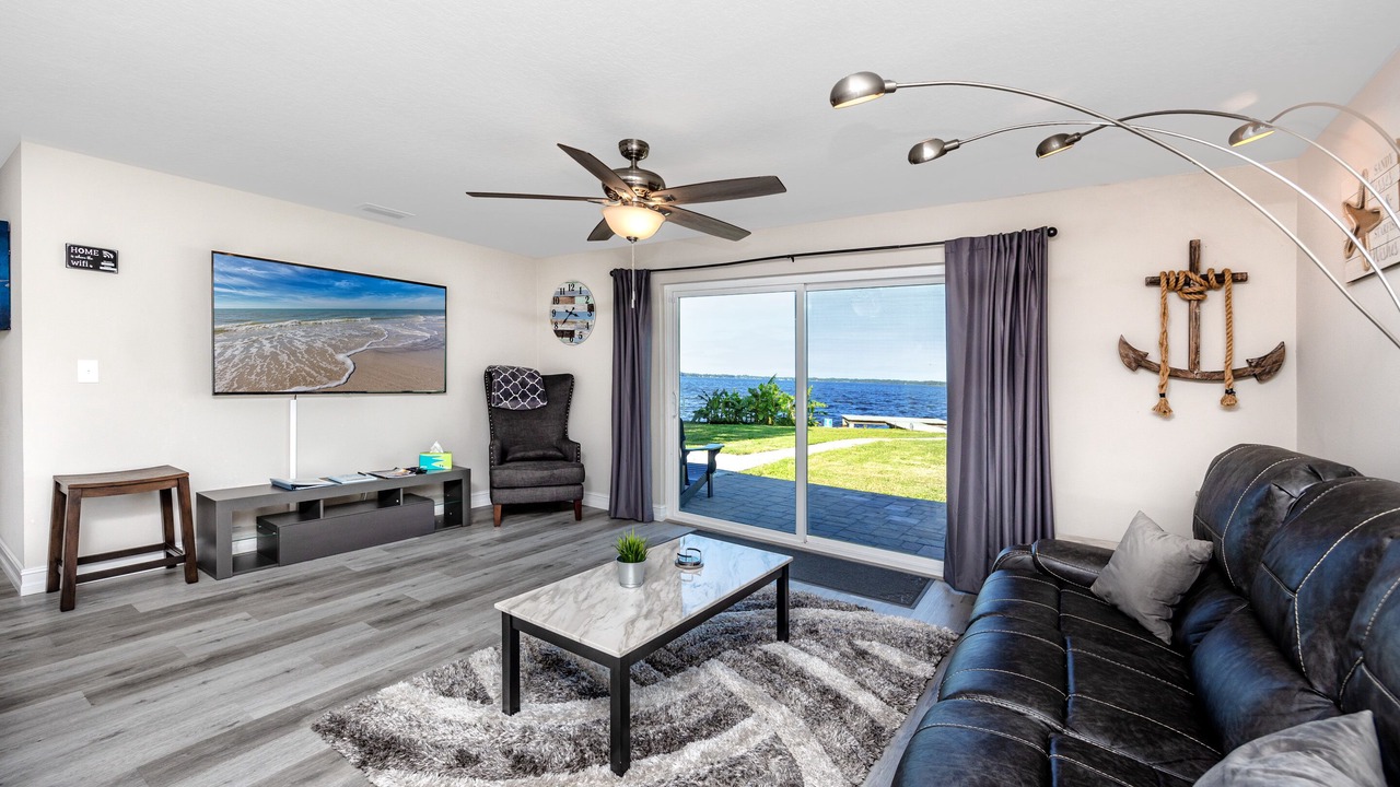 Photo of Livingroom in Palm Harbor