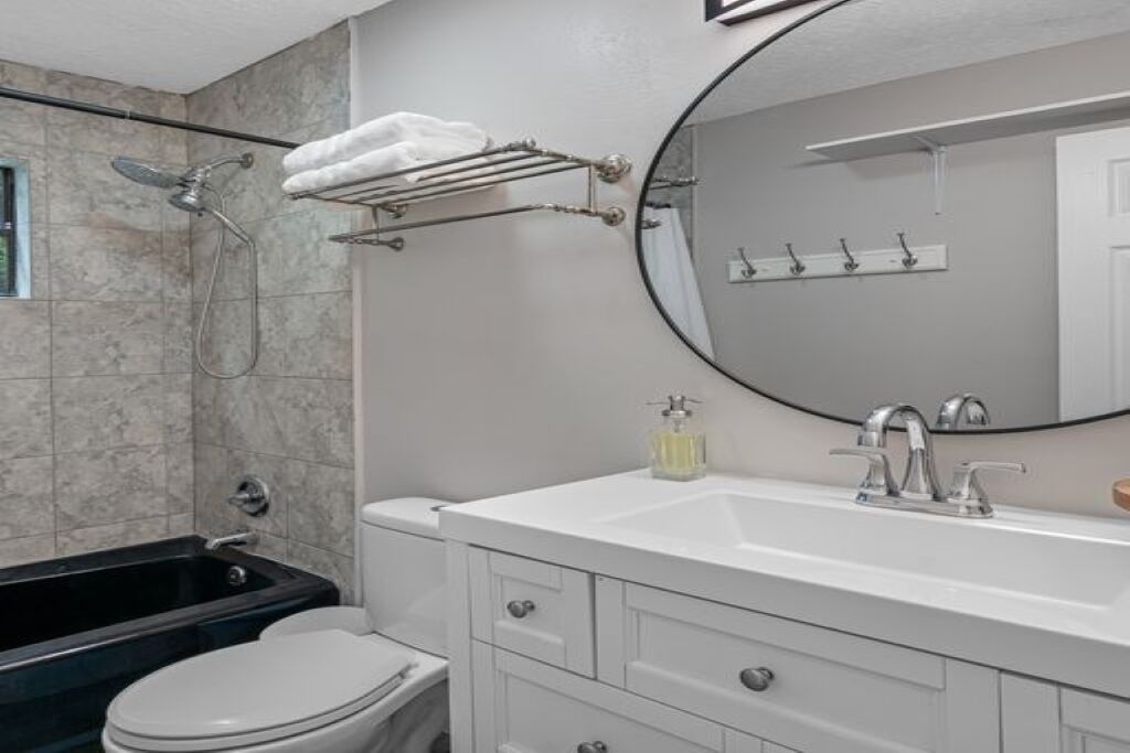 Photo of Bathroom in Concerned Citizens of Gibsonton Area