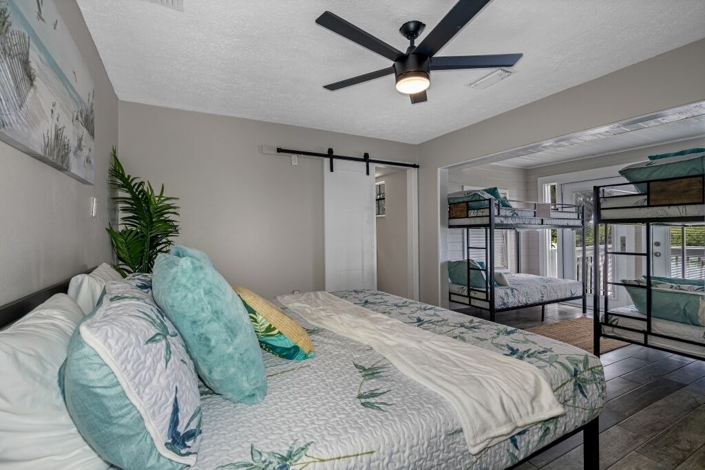 Photo of Bedroom in Concerned Citizens of Gibsonton Area