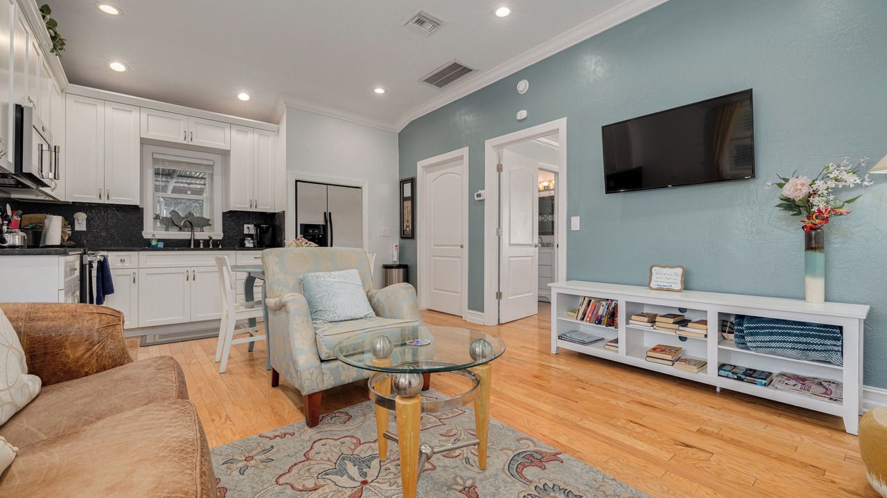 Photo of Livingroom in Downtown Dunedin