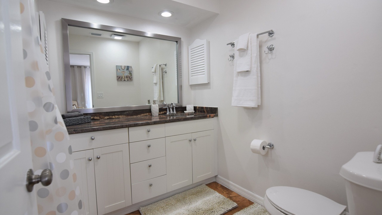 Photo of Bathroom in Gulf Gate Estates