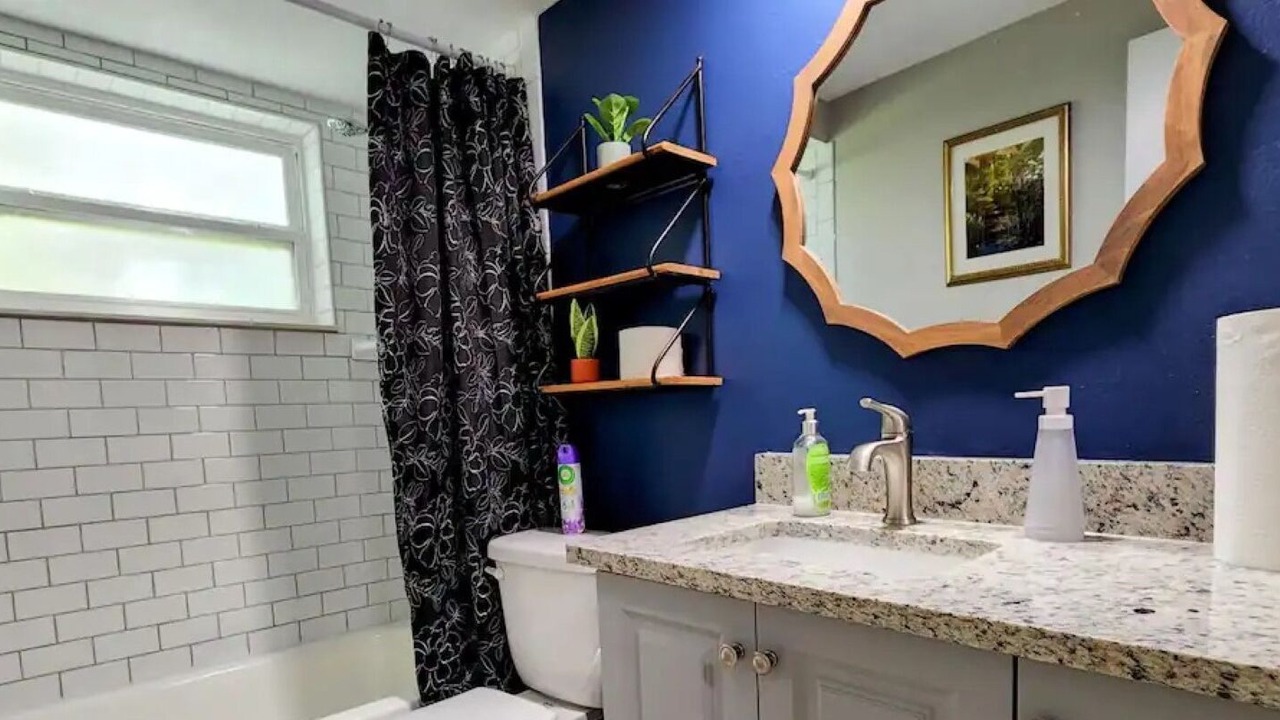 Photo of Bathroom in Regency Park