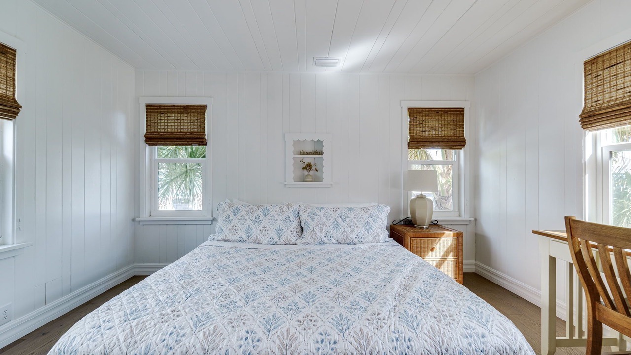 Photo of Bedroom in Treasure Island
