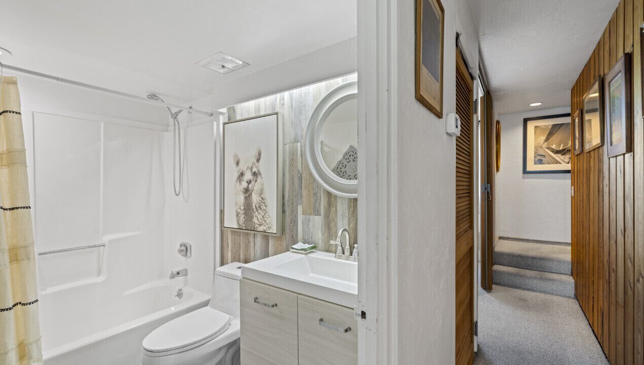 Photo of Bathroom in Cedar Key