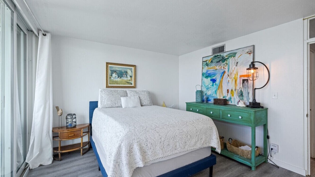 Photo of Bedroom in Cedar Key