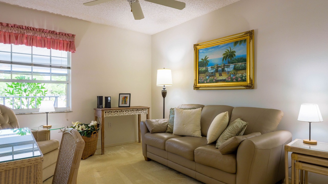 Photo of Livingroom in Whitney Beach