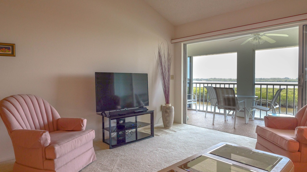 Photo of Livingroom in Whitney Beach