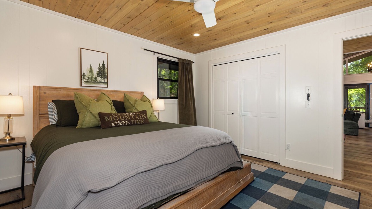 Photo of Bedroom in Deep Gap