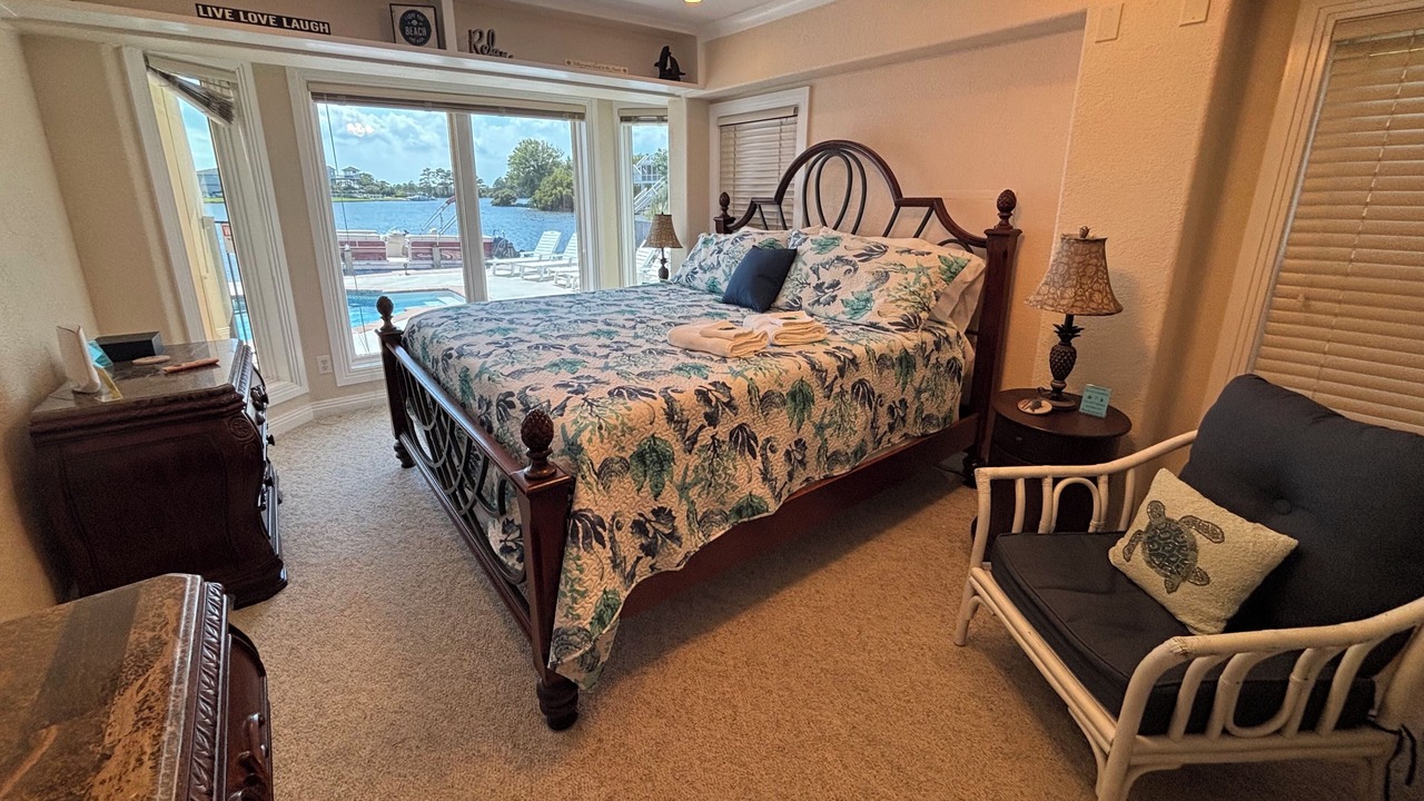Photo of Bedroom in Sandbridge