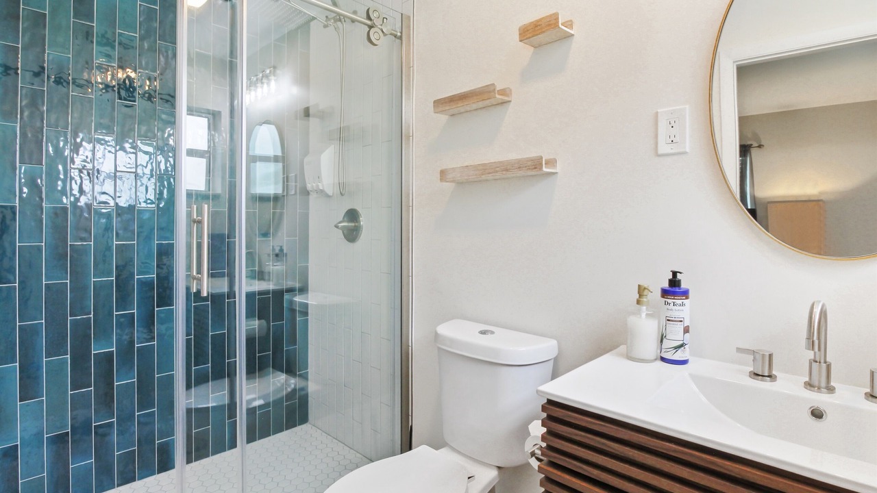 Photo of Bathroom in Cocoa Isles