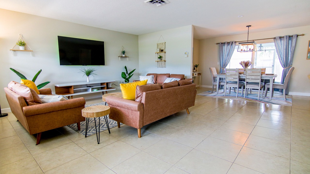 Photo of Livingroom in Gulf Gate Estates
