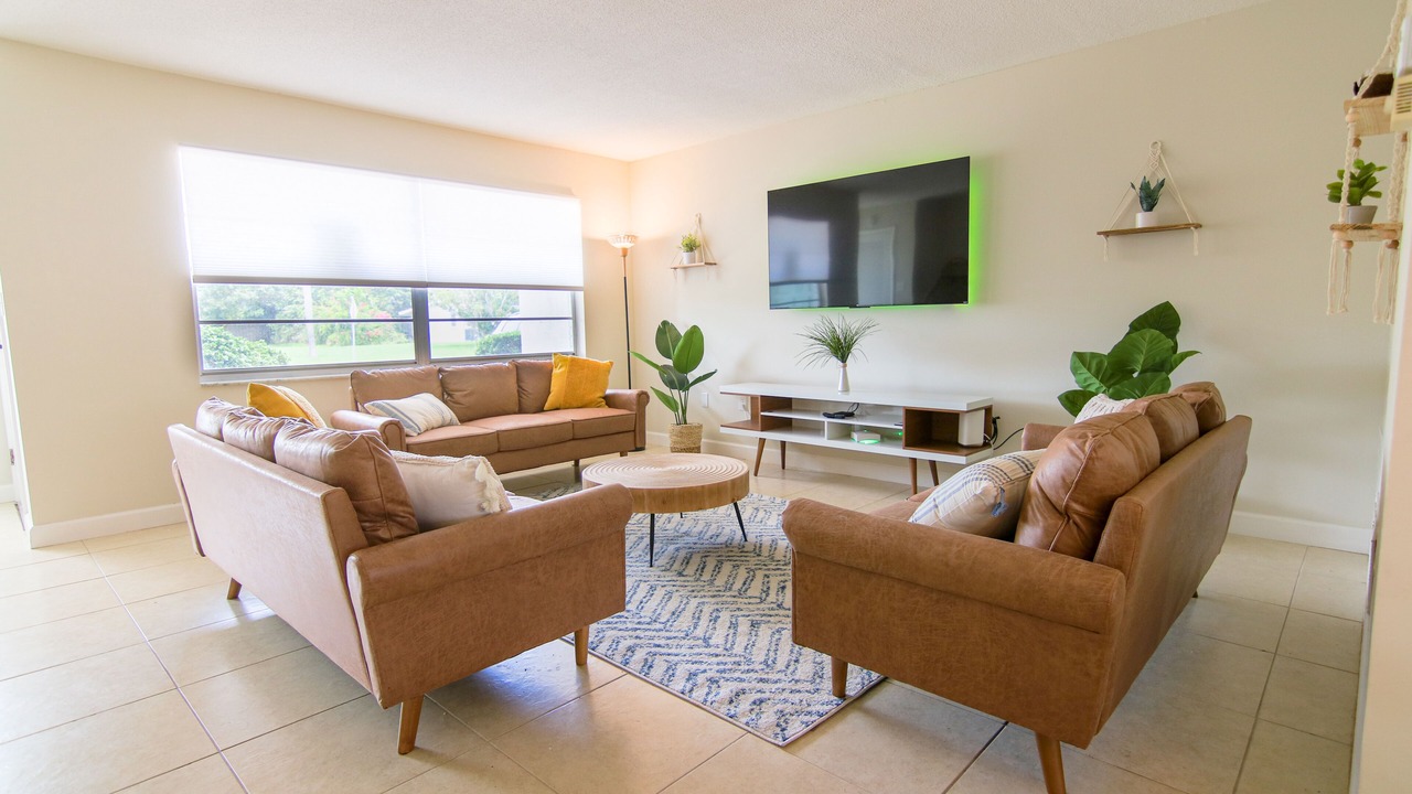 Photo of Livingroom in Gulf Gate Estates