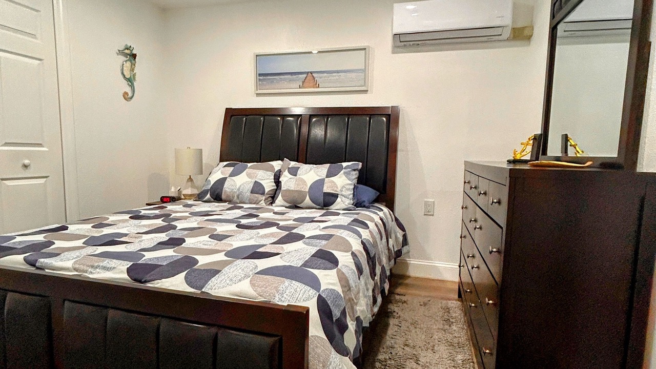 Photo of Bedroom in Colonial Hills