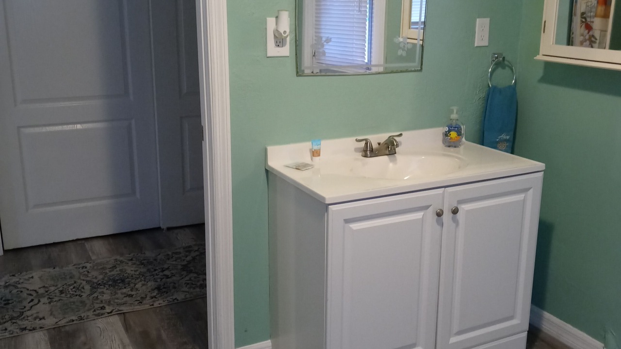 Photo of Bathroom in La Villa Gardens