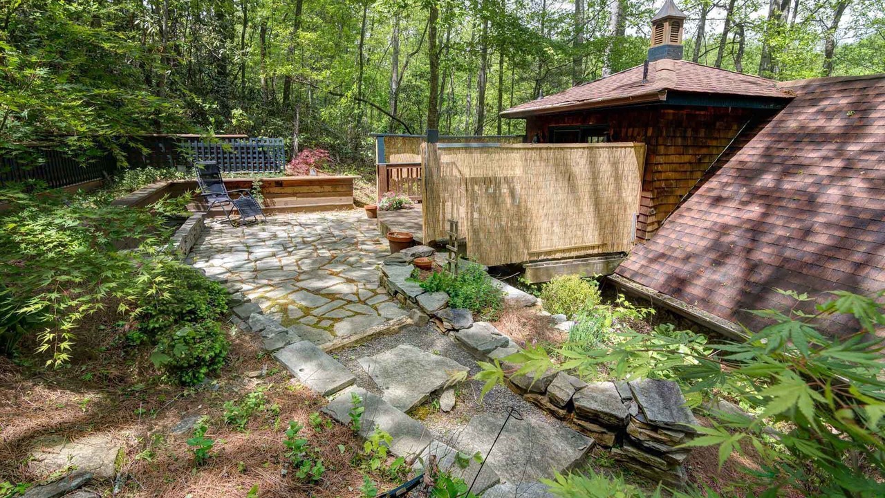 Photo of Outdoor in Black Mountain