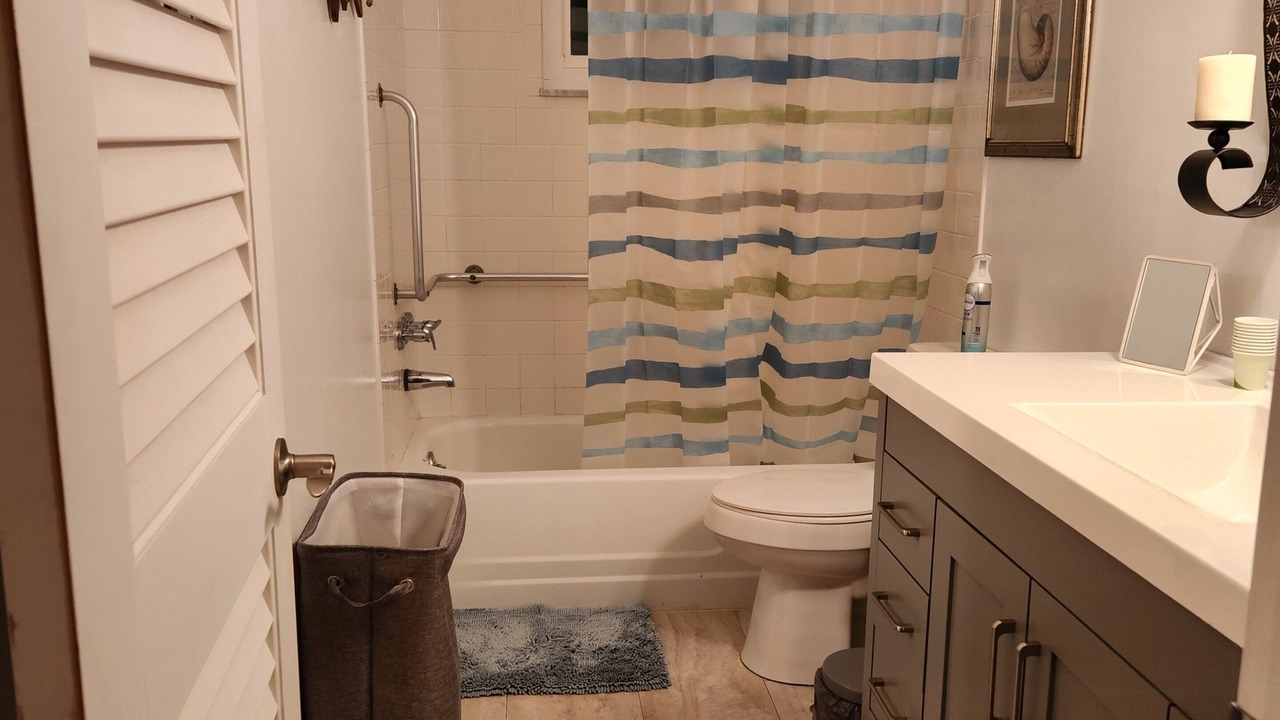 Photo of Bathroom in Largo
