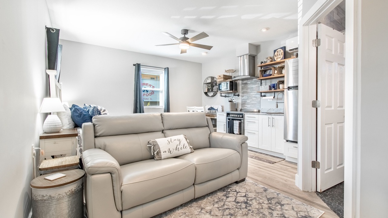 Photo of Livingroom in Madeira Beach