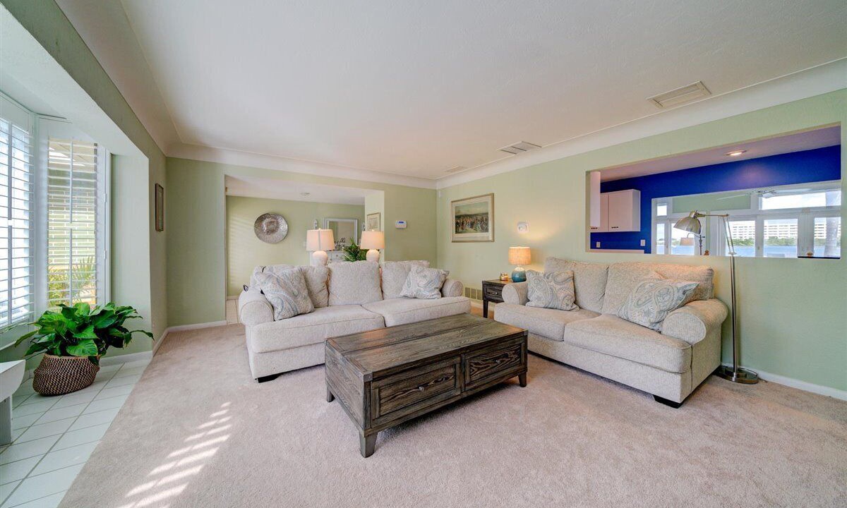 Photo of Livingroom in Harbor Bluffs
