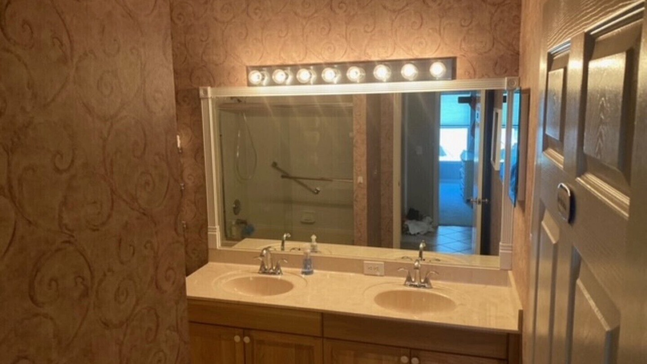Photo of Bathroom in Imperial Lakewood's