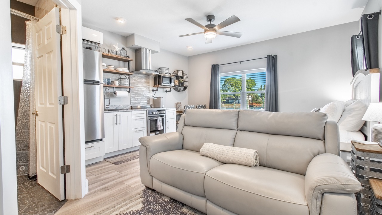 Photo of Livingroom in Madeira Beach