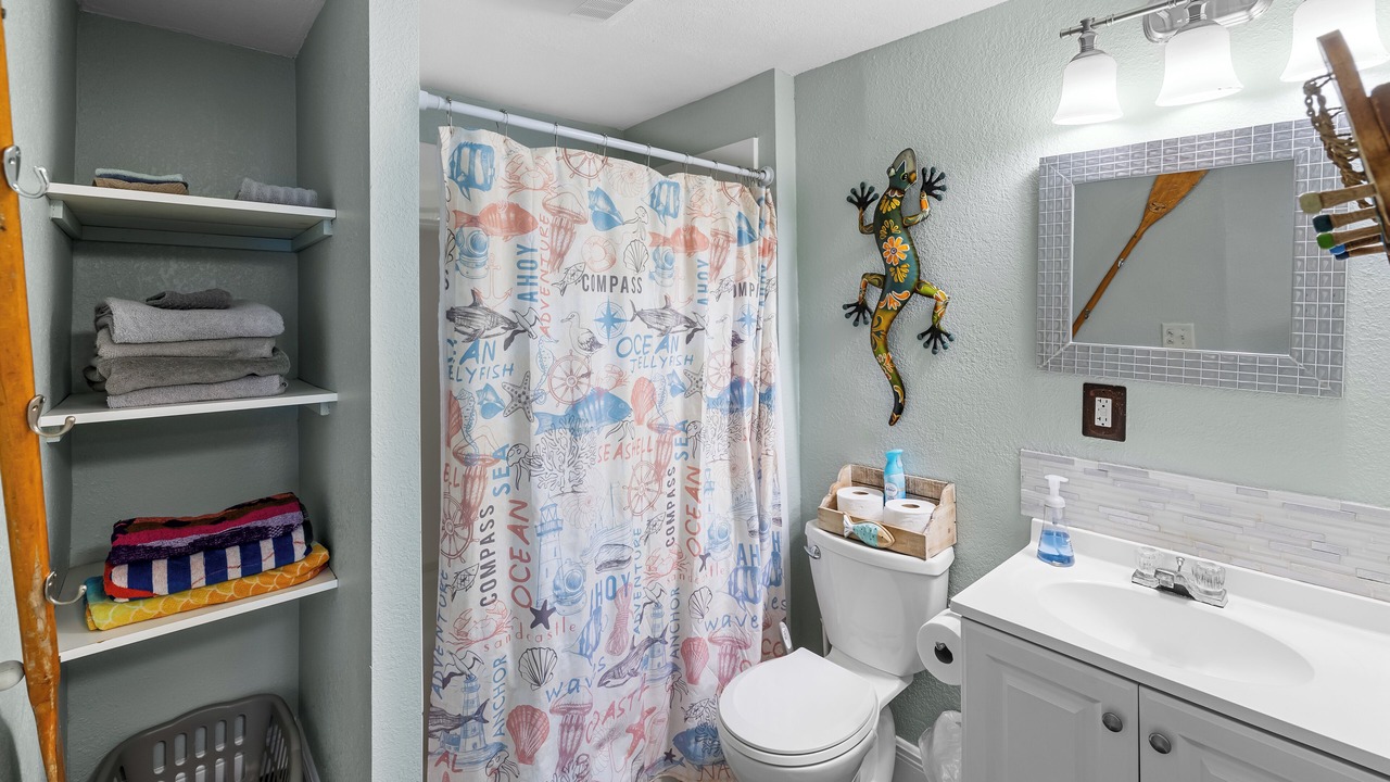 Photo of Bathroom in Weeki Wachee Gardens