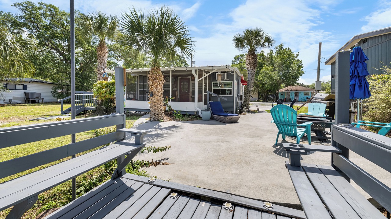 Photo of Patio Balcony in Weeki Wachee Gardens