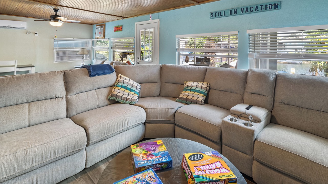 Photo of Livingroom in Weeki Wachee Gardens