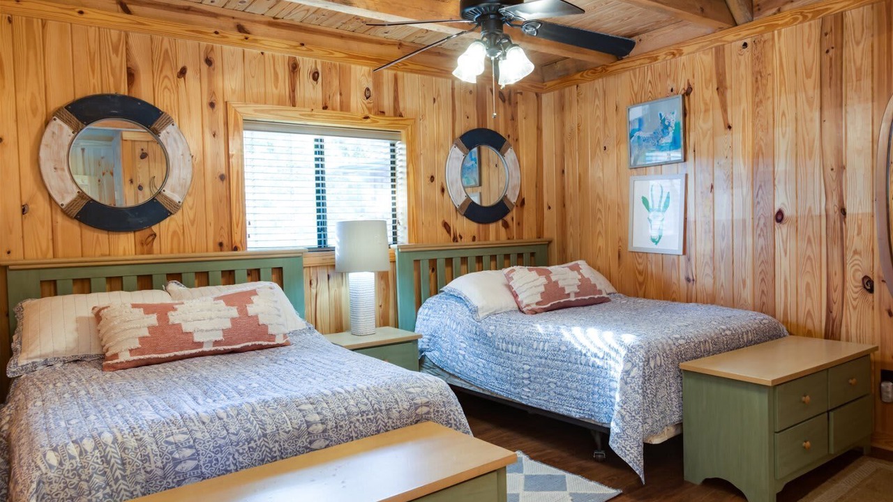 Photo of Bedroom in Six Mile