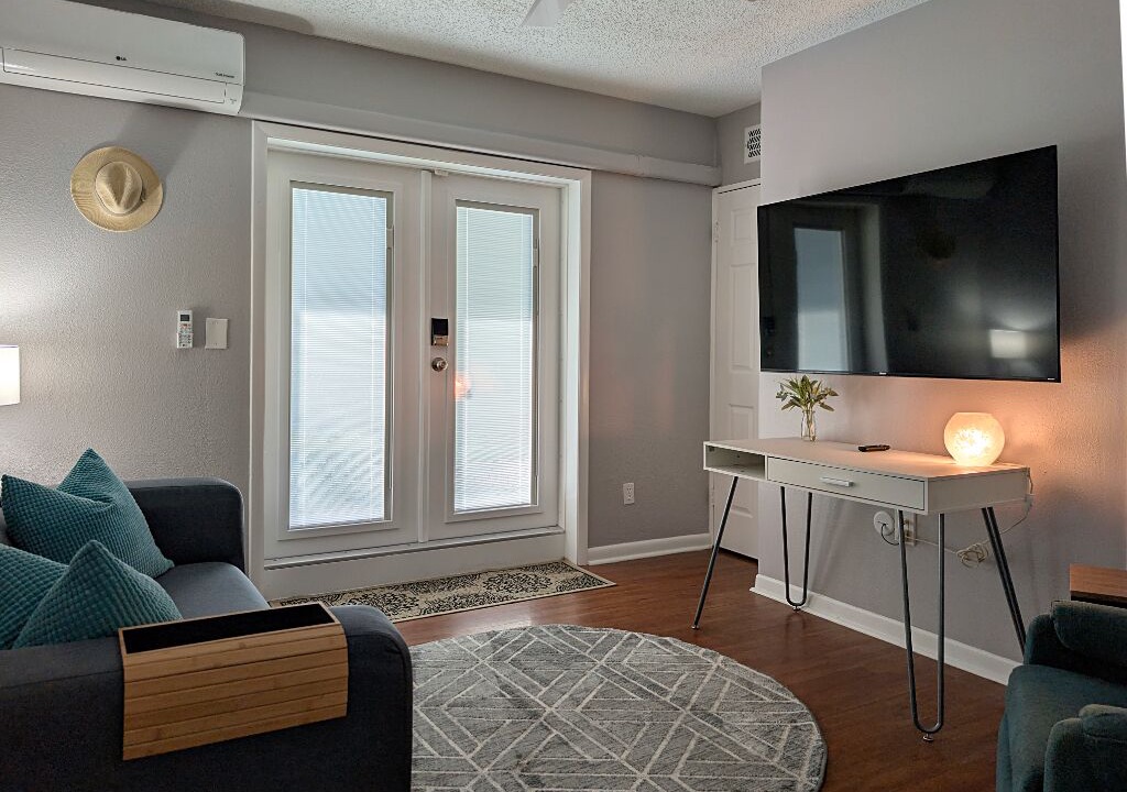Photo of Livingroom in South Pinellas Community Council