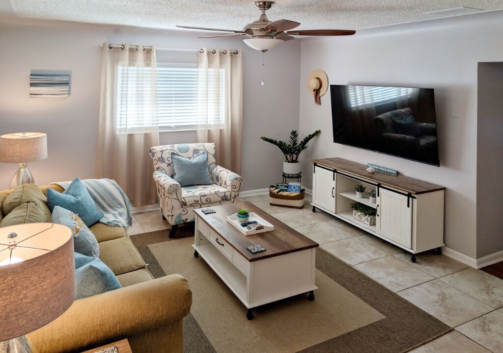 Photo of Livingroom in South Pinellas Community Council