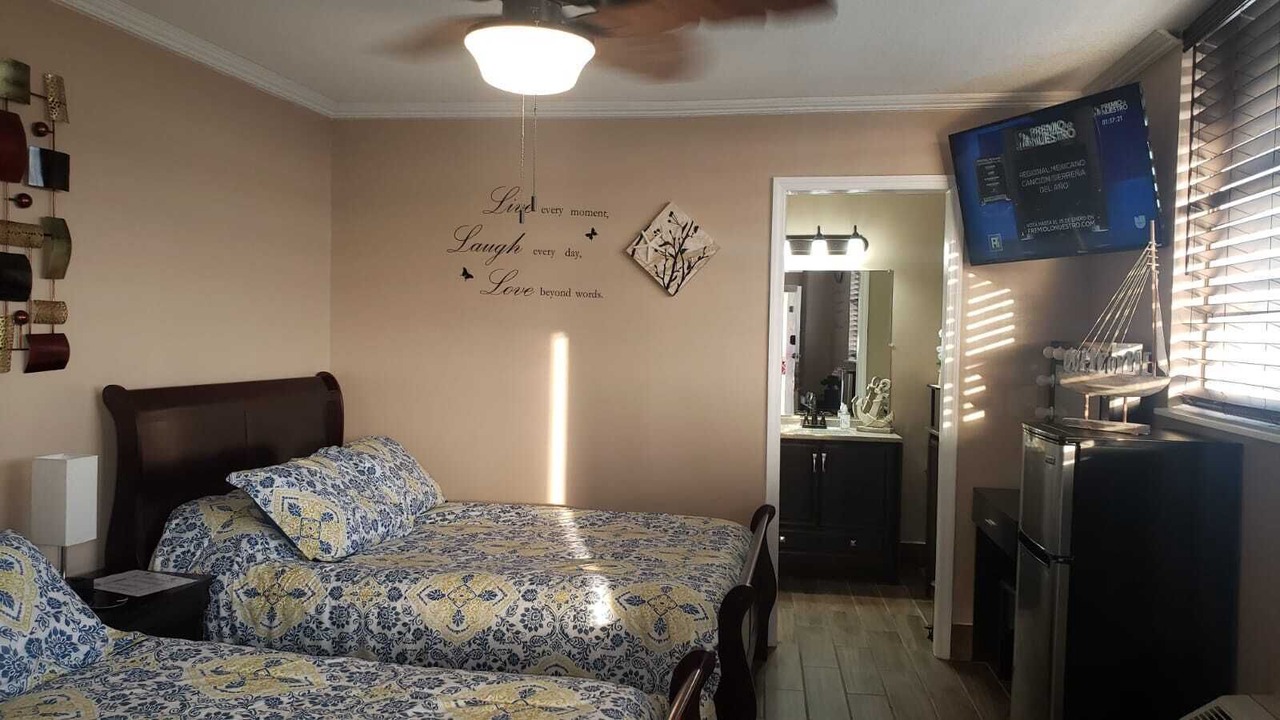 Photo of Bedroom in South Peninsula Historic District