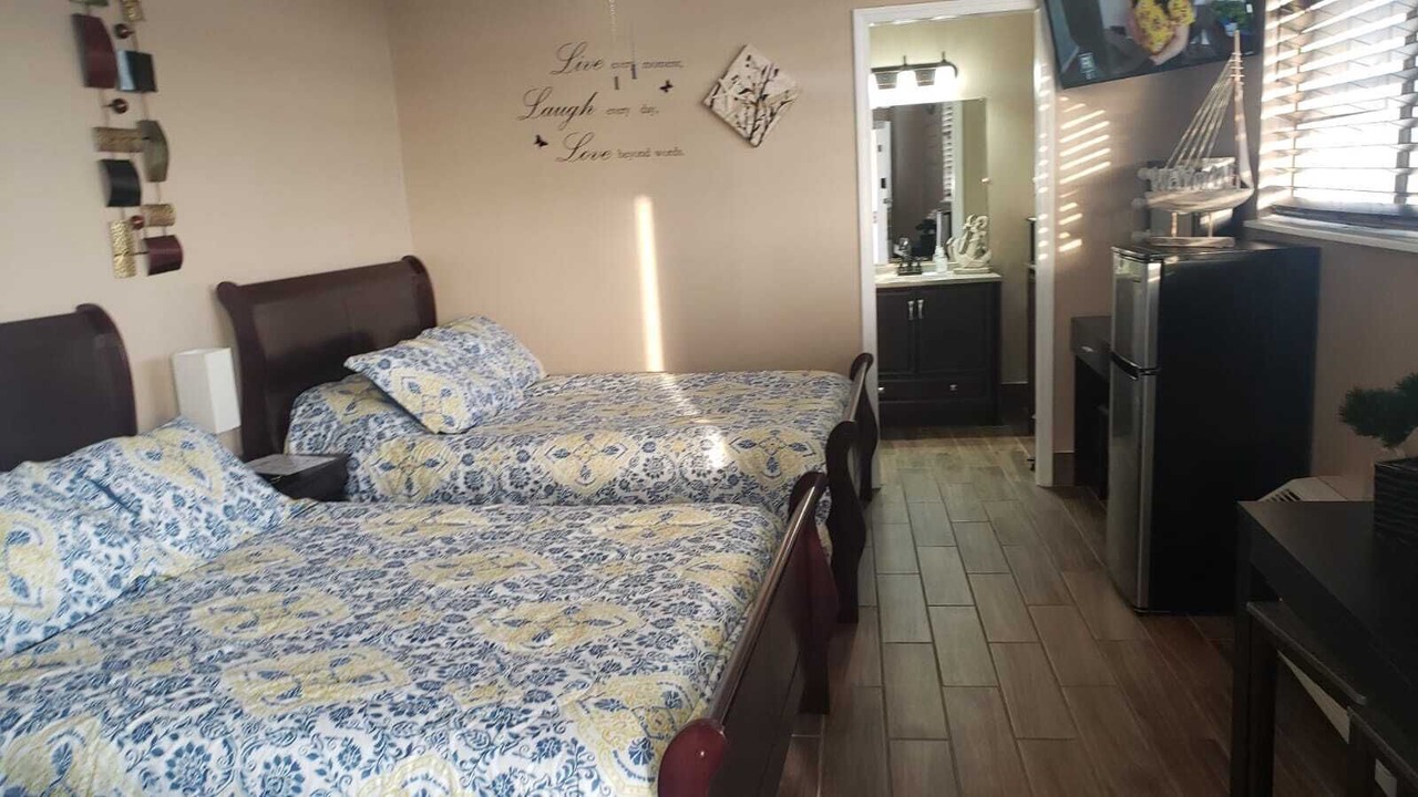 Photo of Bedroom in South Peninsula Historic District