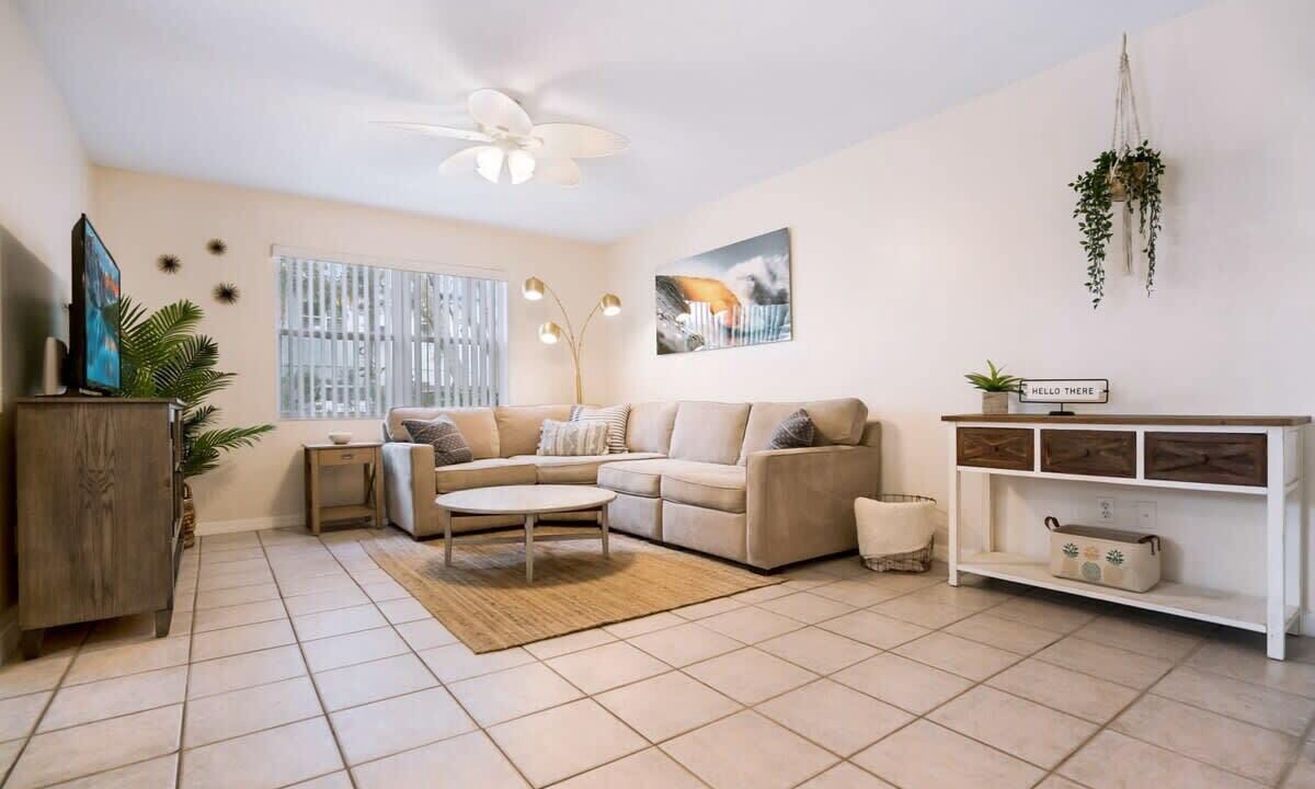 Photo of Livingroom in Coquina Gables