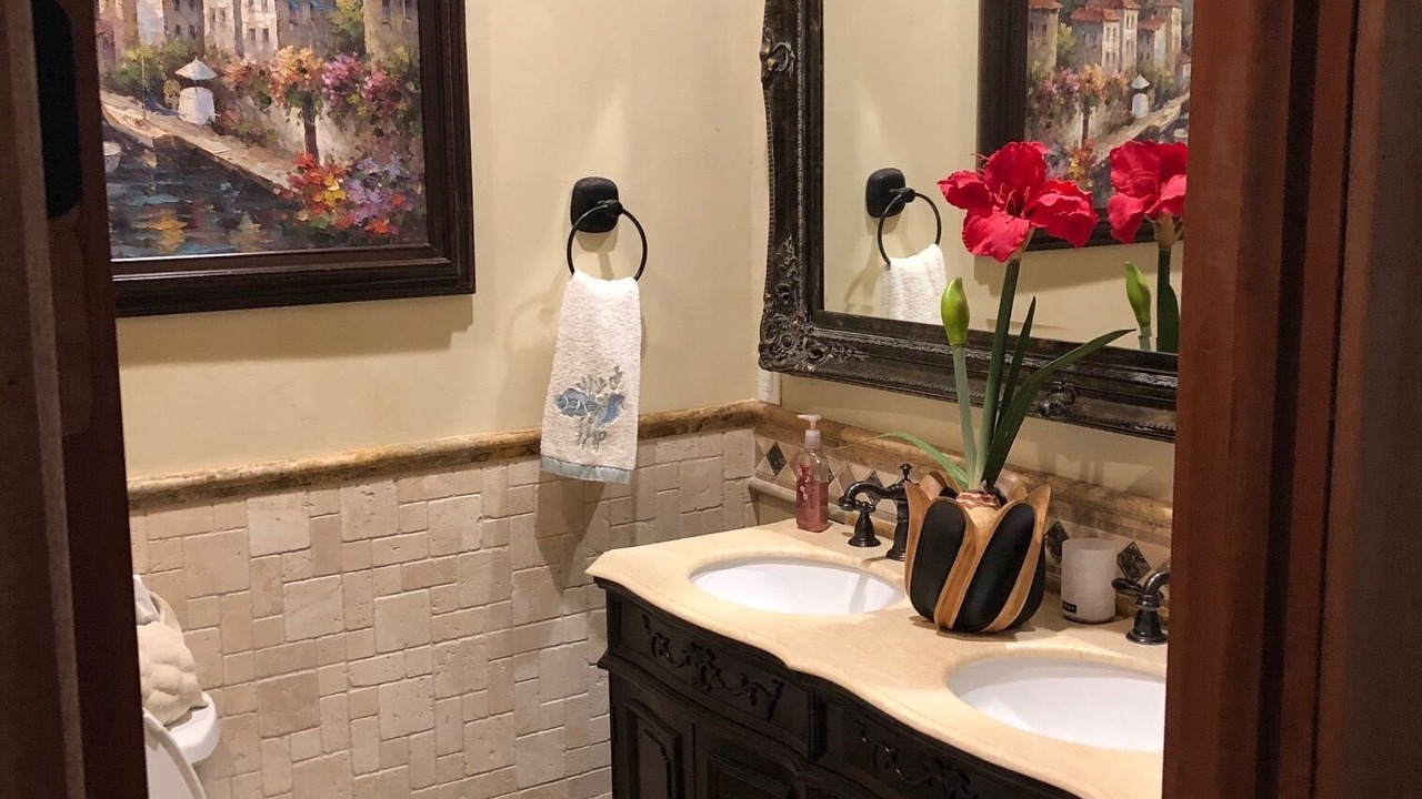 Photo of Bathroom in Treasure Island
