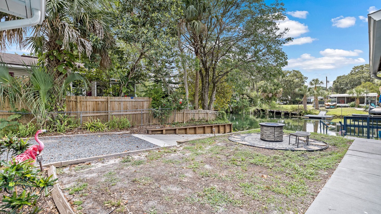 Photo of Patio Balcony in Weeki Wachee Gardens