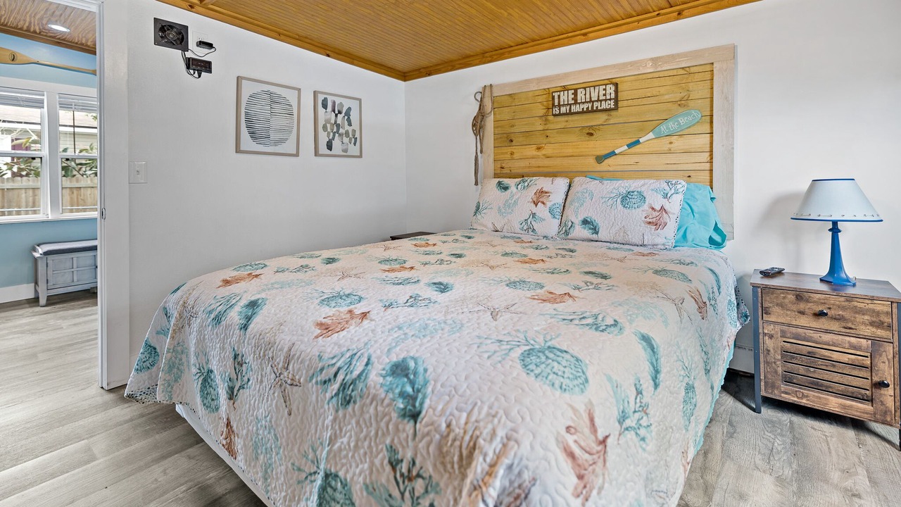 Photo of Bedroom in Weeki Wachee Gardens