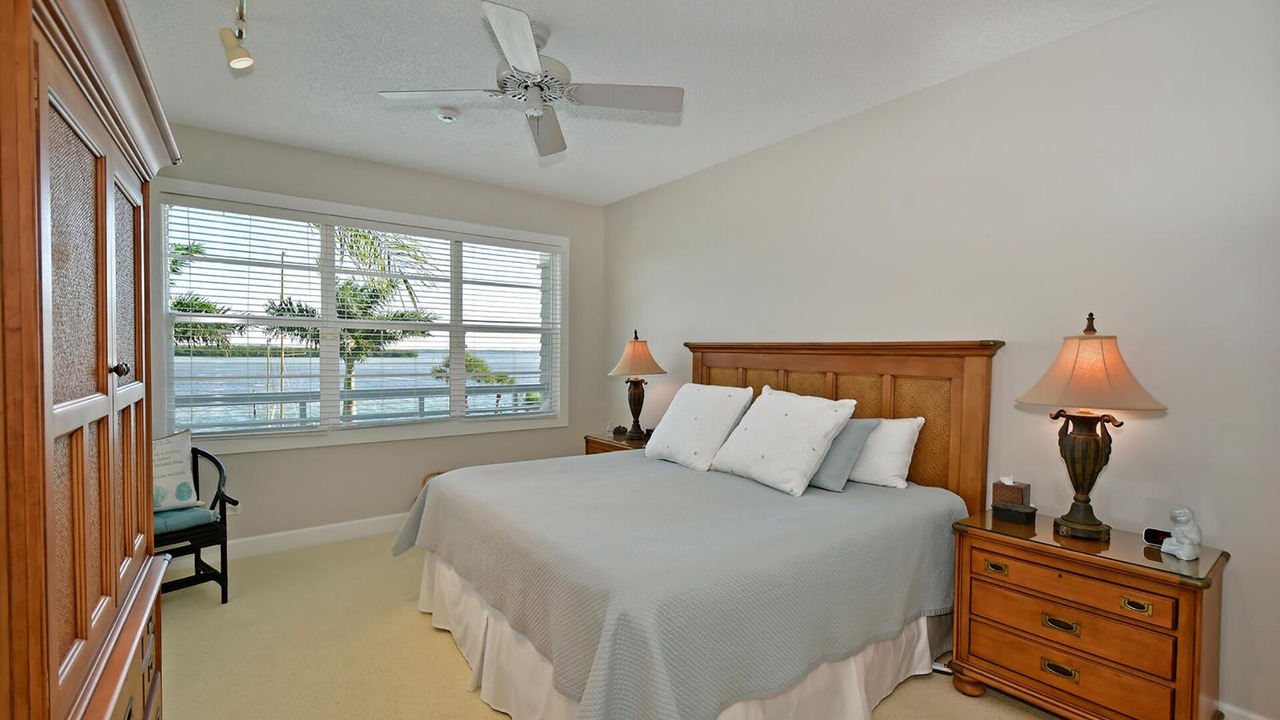 Photo of Bedroom in Whitney Beach
