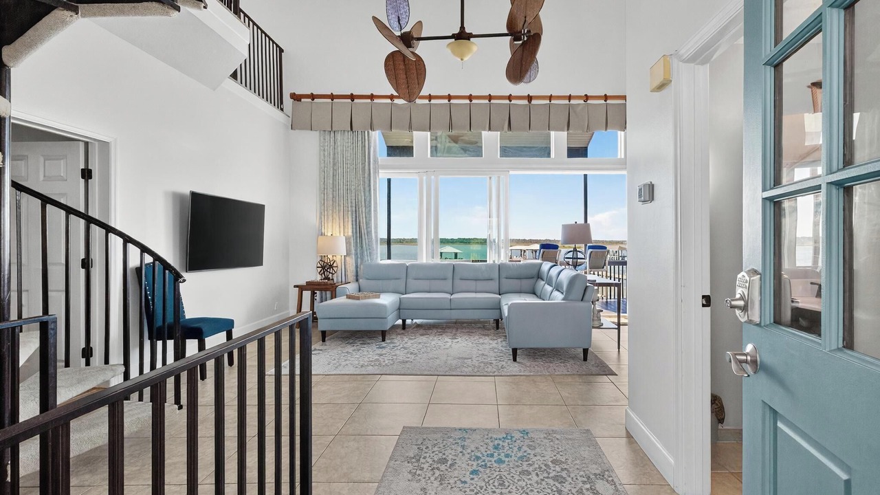 Photo of Livingroom in Crescent Beach