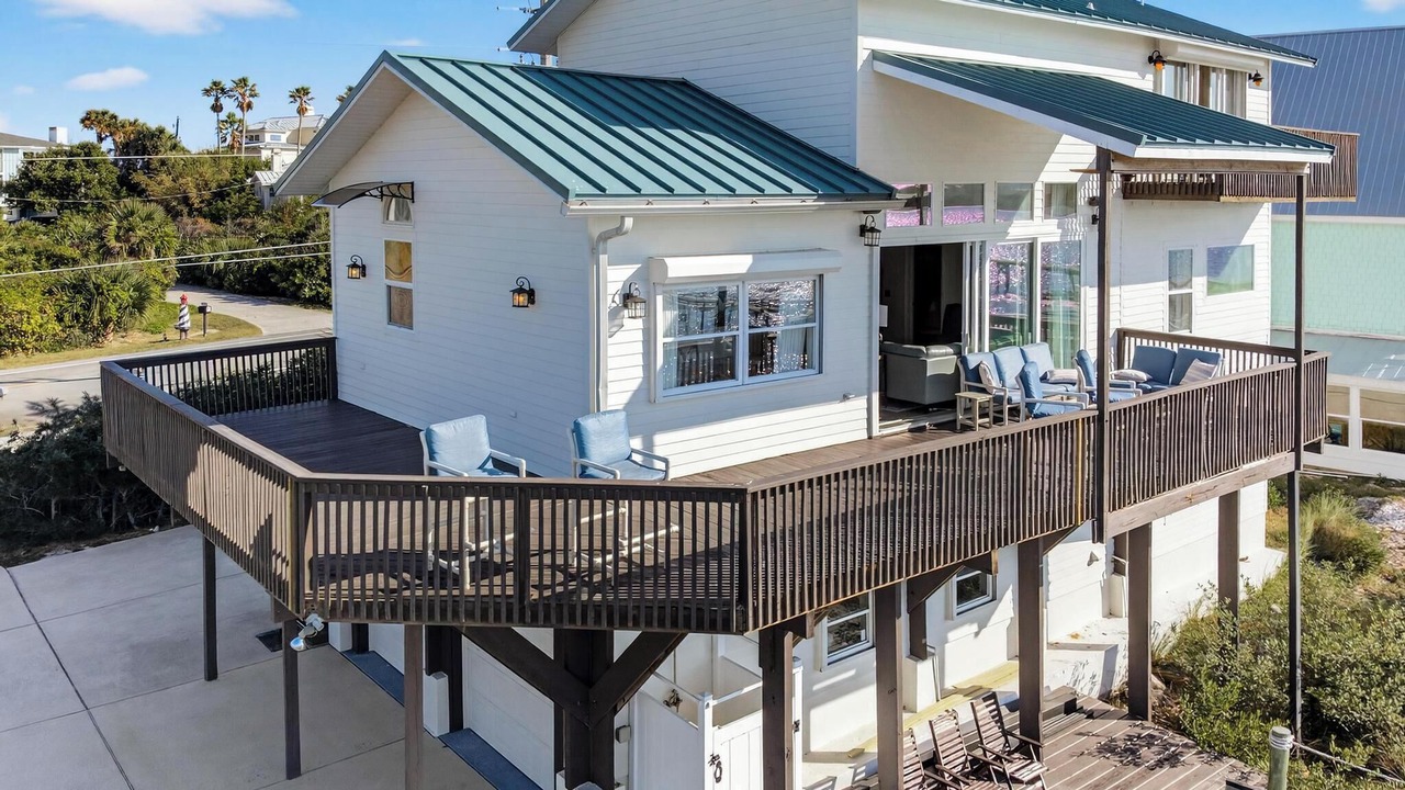 Photo of Patio Balcony in Crescent Beach