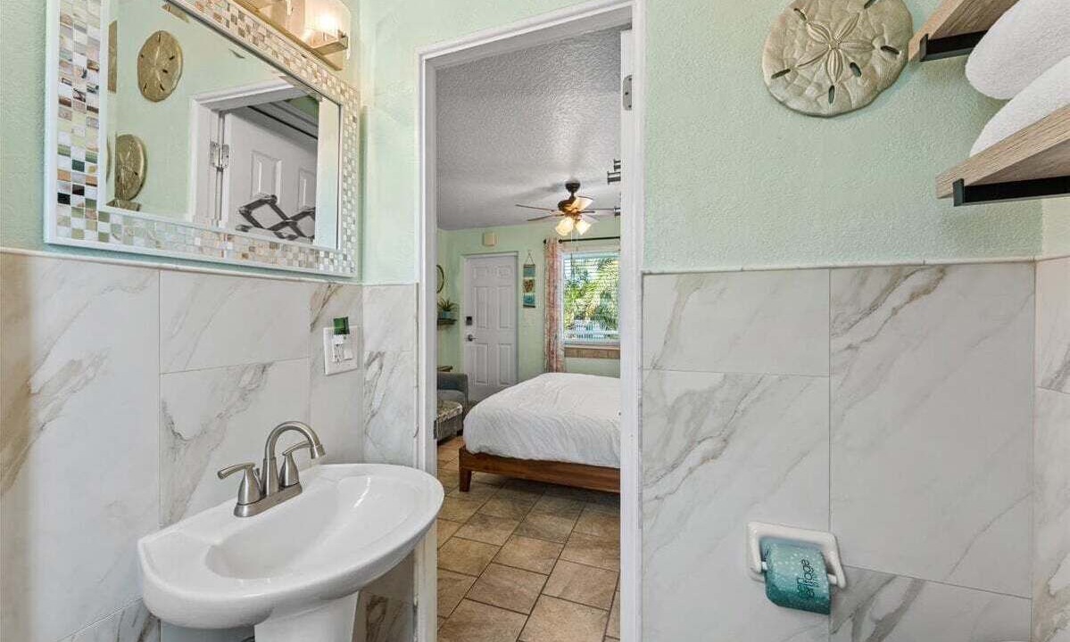Photo of Bathroom in Treasure Island